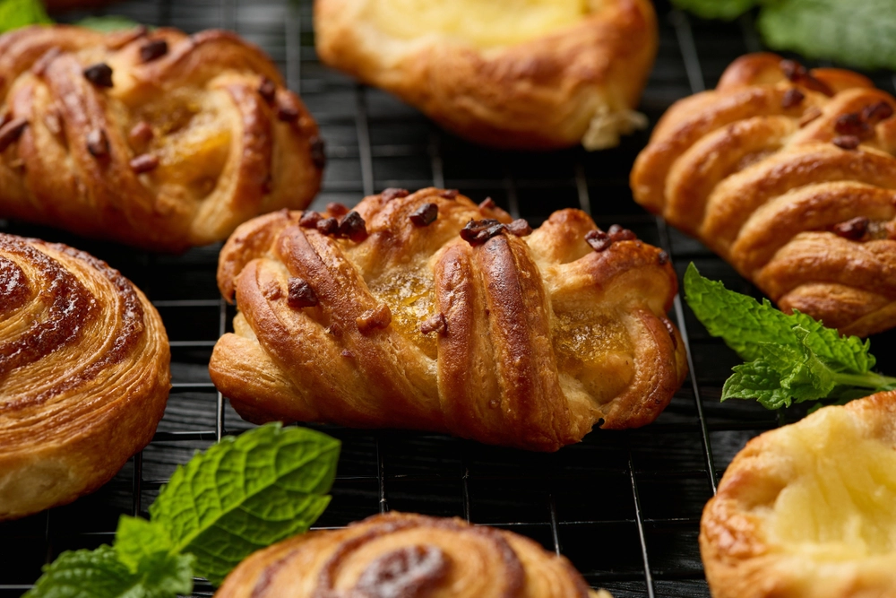 sticky buns with maple and pecans, maple pecan rolls, pecan sticky buns