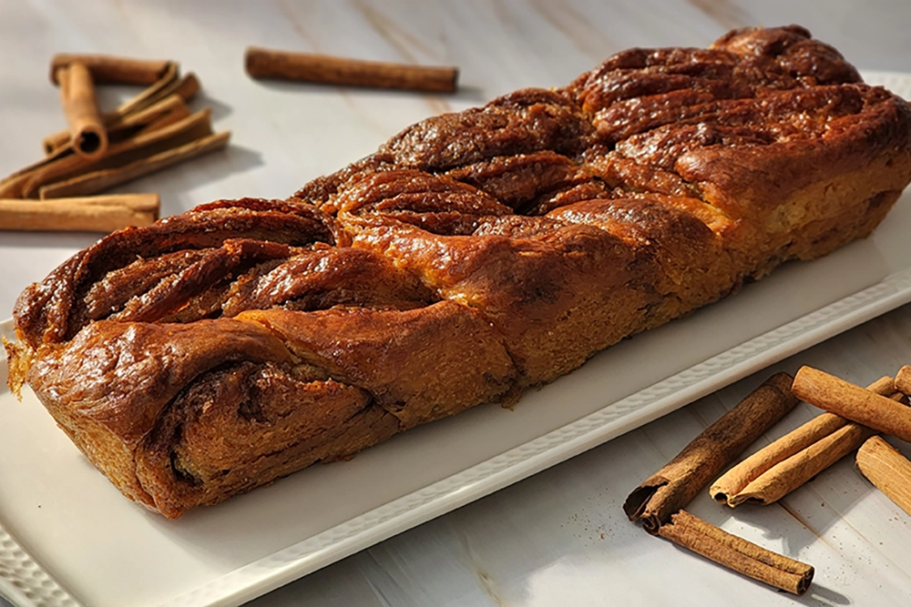 Cinnamon swirl bread, sweet cinnamon loaf, crunchy cinnamon bread