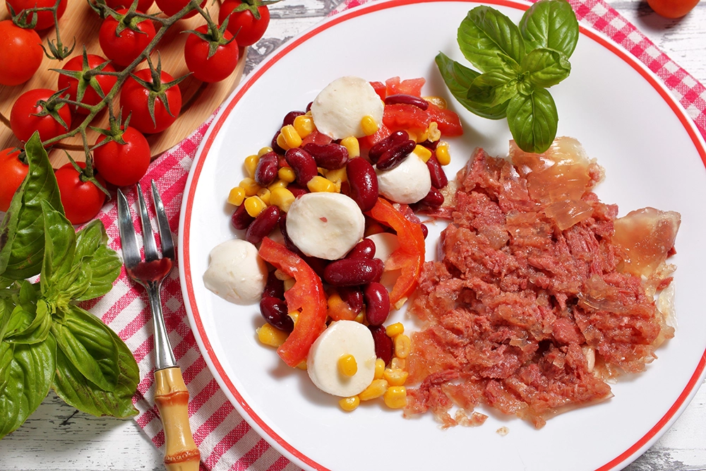 corned beef breakfast recipes, breakfast with canned corned beef, corned beef morning ideas