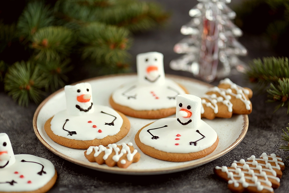 winter cookies, festive cookies, snowman dessert