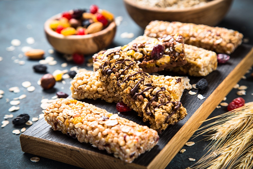 Raisin Oatmeal Bars, Breakfast Bars with Oats, Healthy Snack Bars